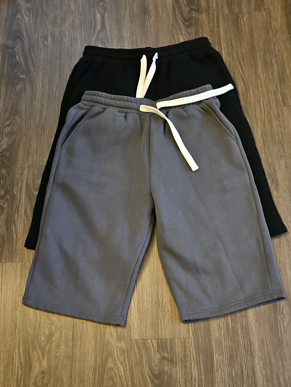LONG FLEECE SHORTS, 2, MENS LARGE - Picture 2 of 4